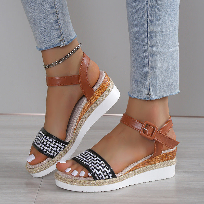 Elegante Hahnentritt-Sandaletten Perfekt für den Sommer