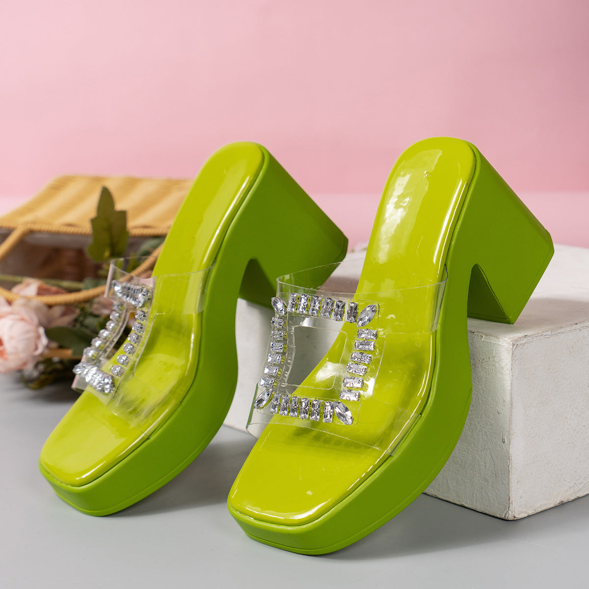 Glanzvolle High-Heel-Sandalen mit Strass für den Sommer