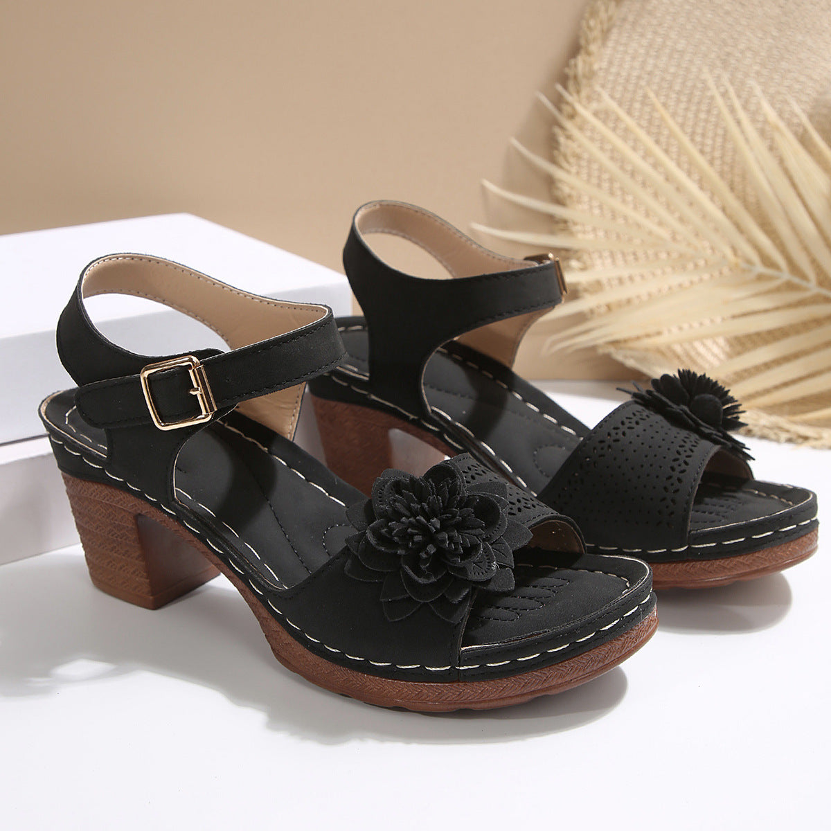 Blumige Damen Plateau Sandalen für den Sommer Alltagslook