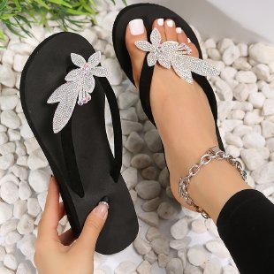 Elegante Frühlingsslippers für stilvolle Outdoor-Auftritte