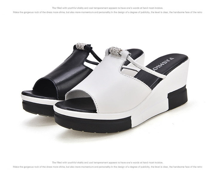 Glamouröse Keilplattform Sandalen mit Strass für den Frühling