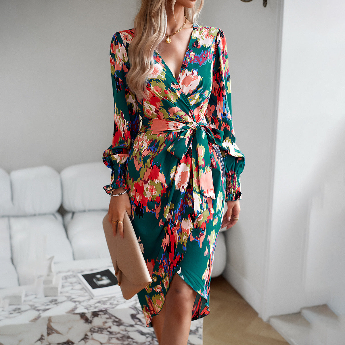 Frühlingshaftes V-Ausschnitt Kleid Perfekt für Elegante Anlässe