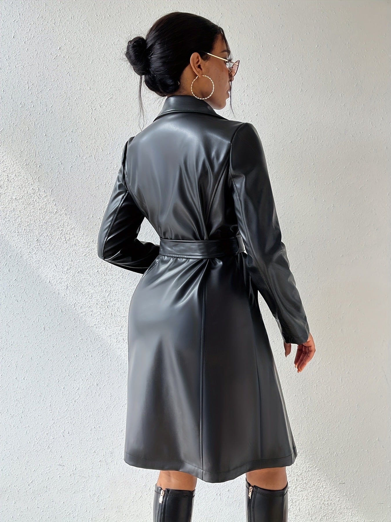 Eleganter Trenchcoat mit Revers für den Frühling