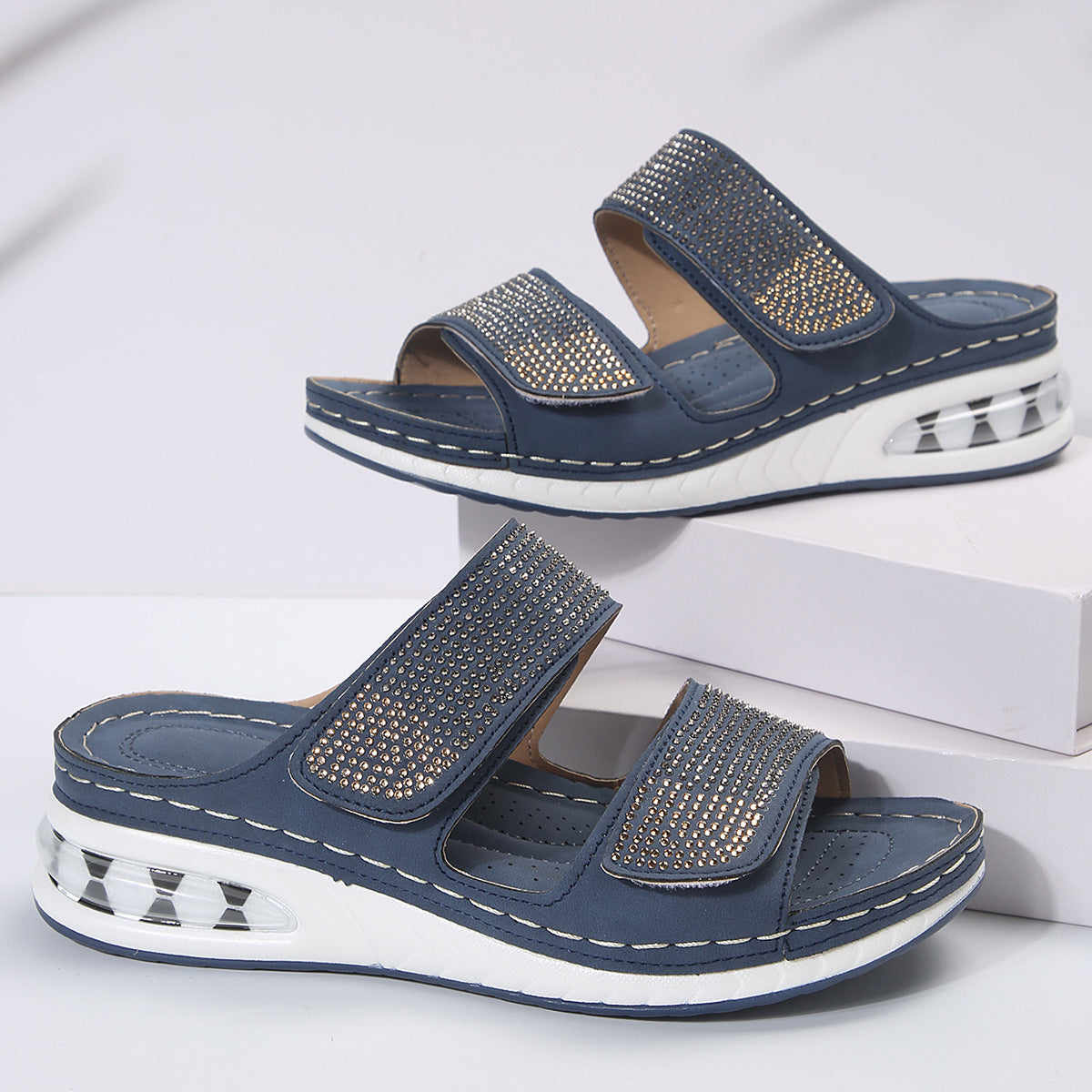 Elegante Keilsandaletten für Sommer und Strand