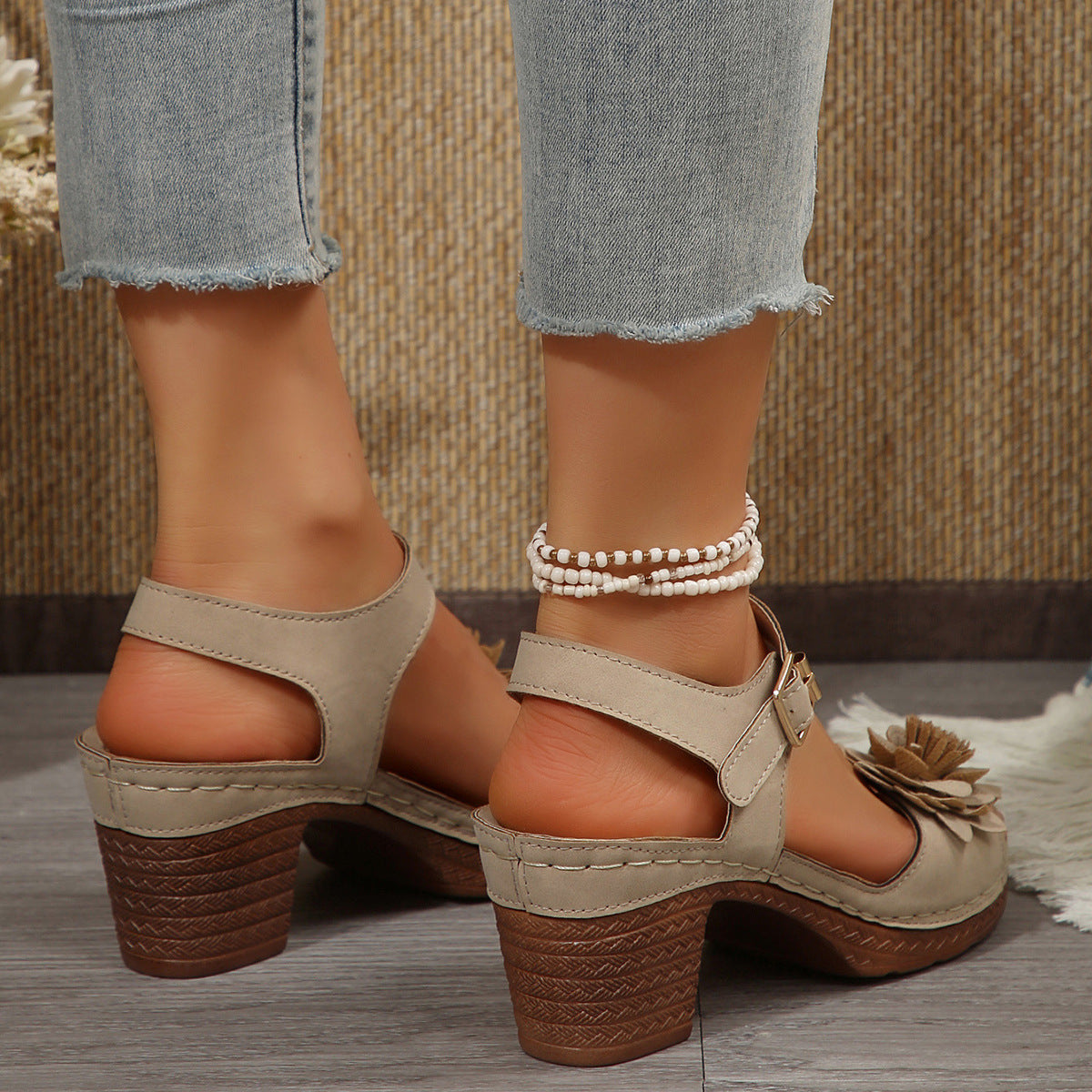 Blumige Damen Plateau Sandalen für den Sommer Alltagslook
