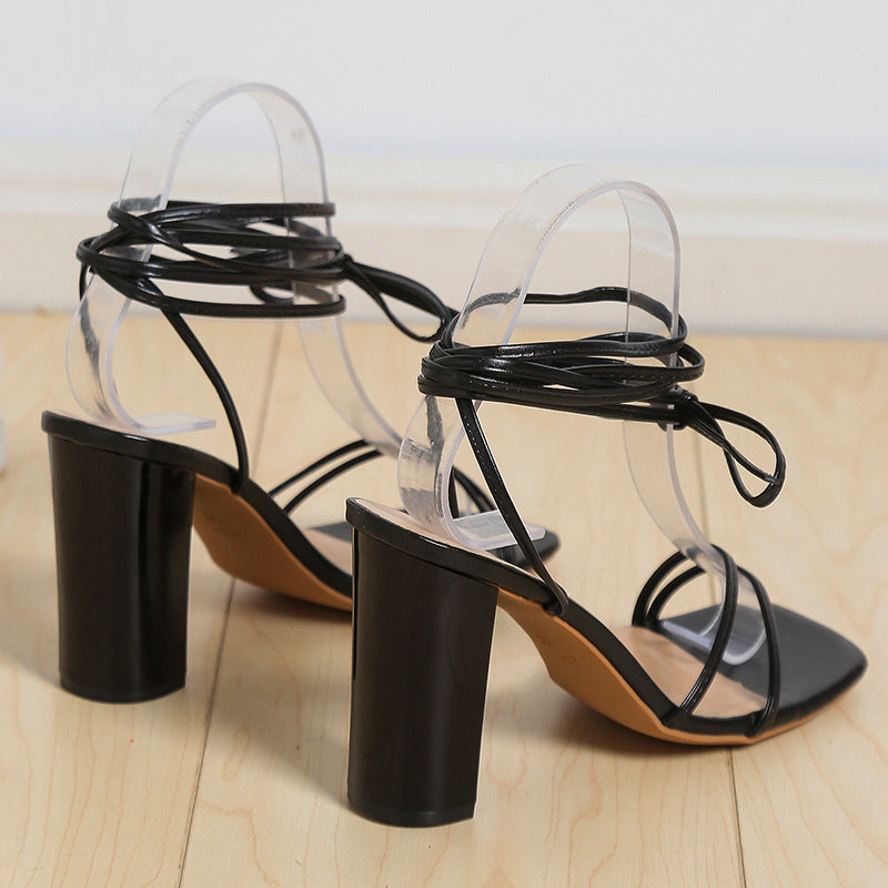 Elegante Strappy Sandalen für Sommerabende