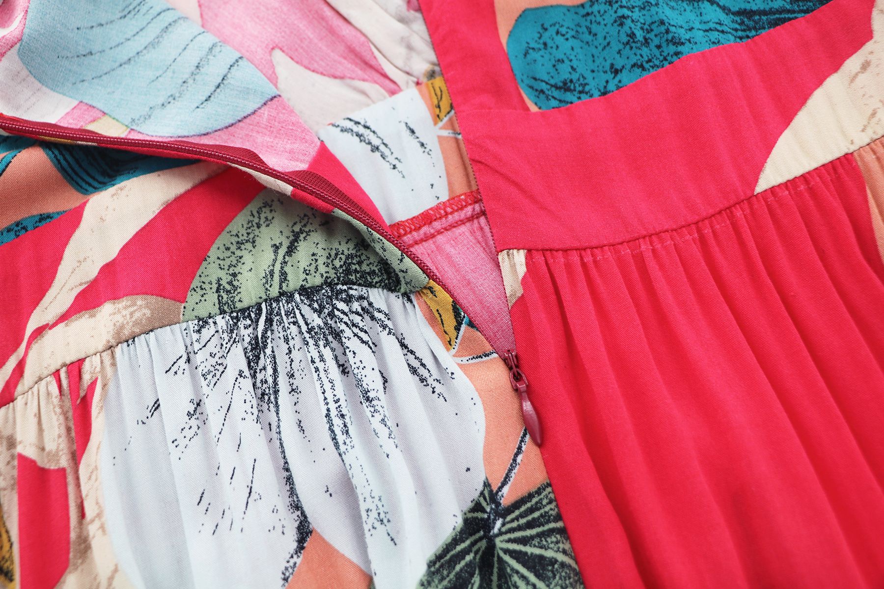 Frühlingshaftes Maxikleid mit Blumenprint für besondere Anlässe