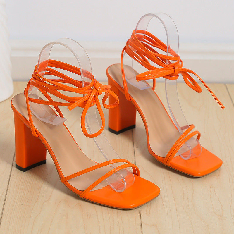 Elegante Strappy Sandalen für Sommerabende