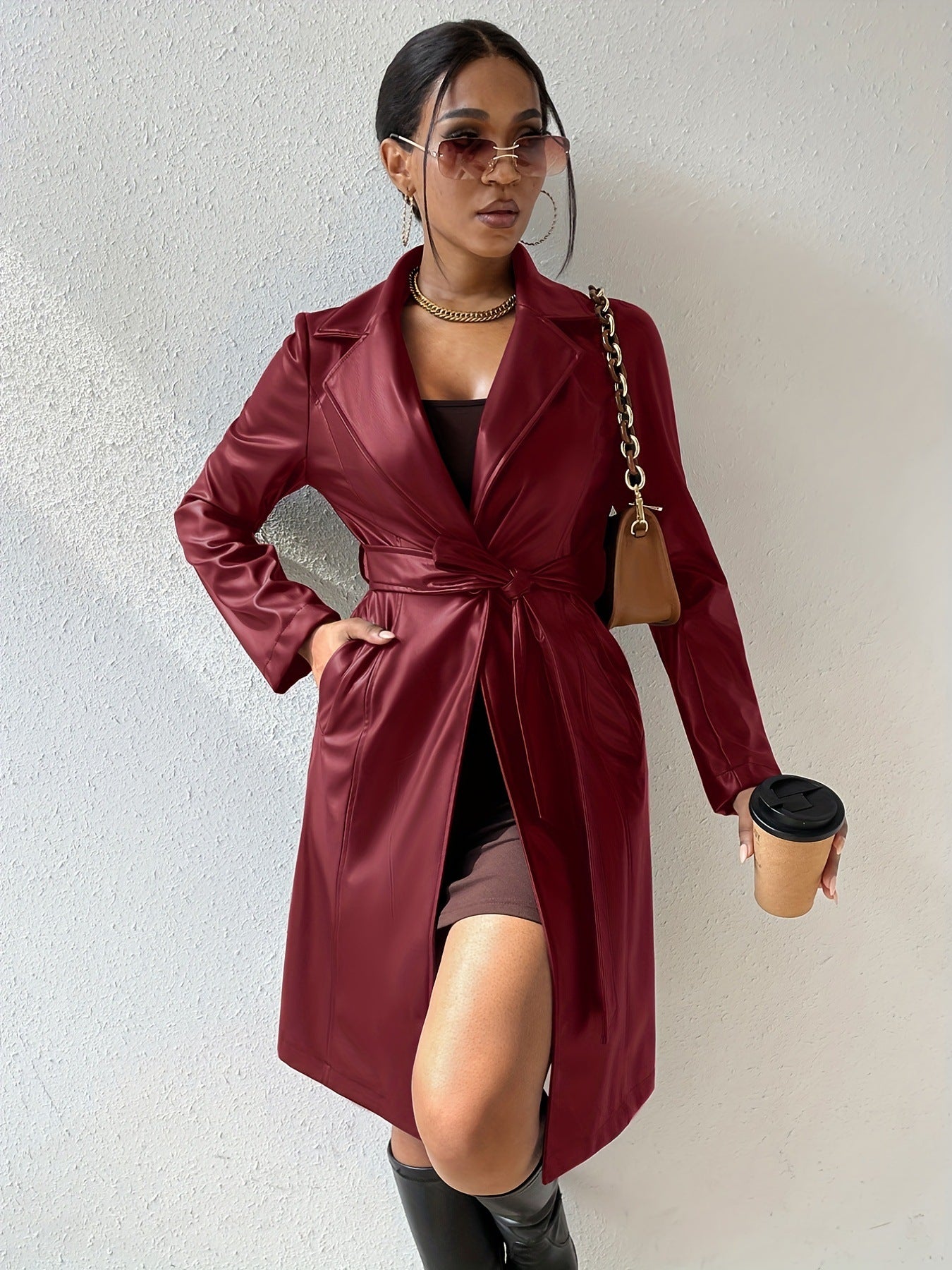 Eleganter Trenchcoat mit Revers für den Frühling