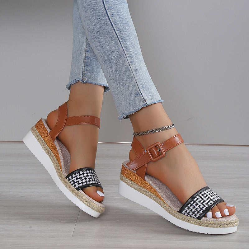 Elegante Hahnentritt-Sandaletten Perfekt für den Sommer
