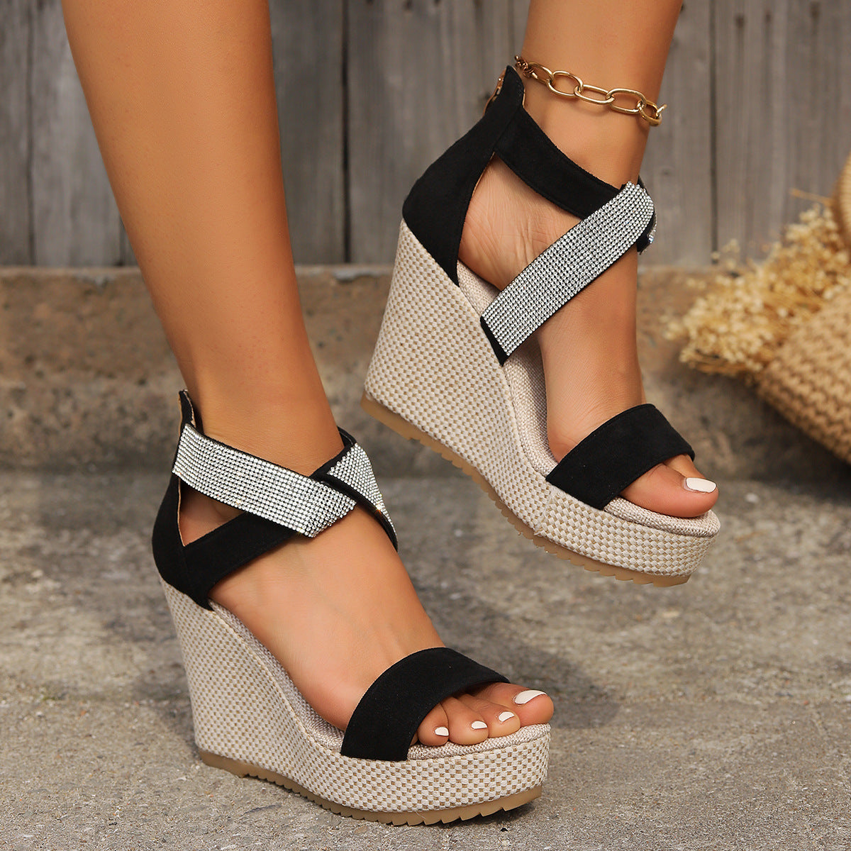 Stilvolle Wedges Sandalen mit Strass für besondere Anlässe