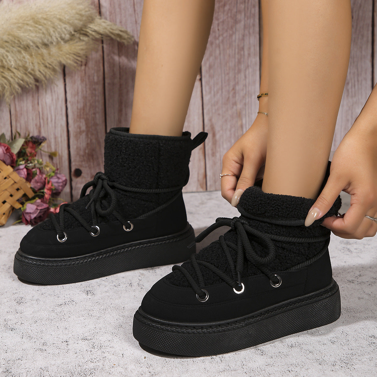 Warme Damen-Schnürstiefel für winterliche Frühlingstage