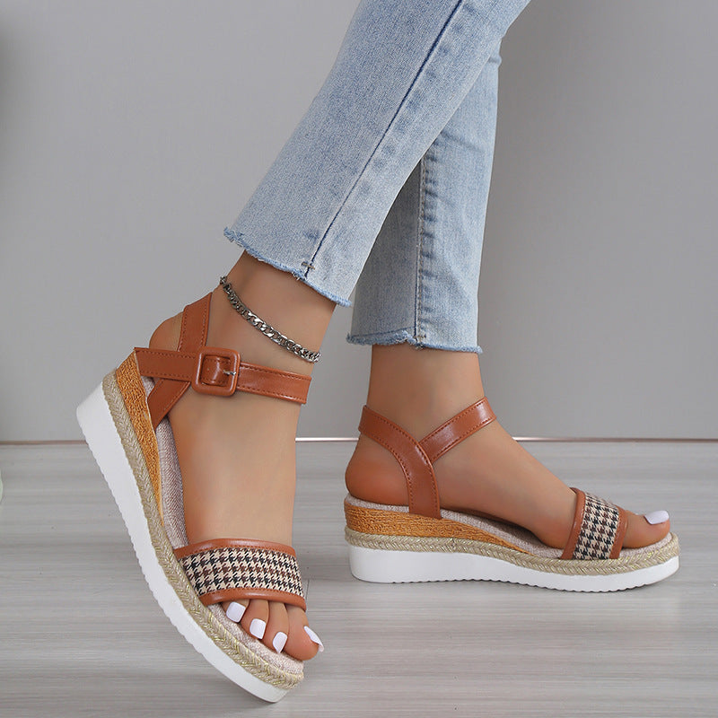 Elegante Hahnentritt-Sandaletten Perfekt für den Sommer