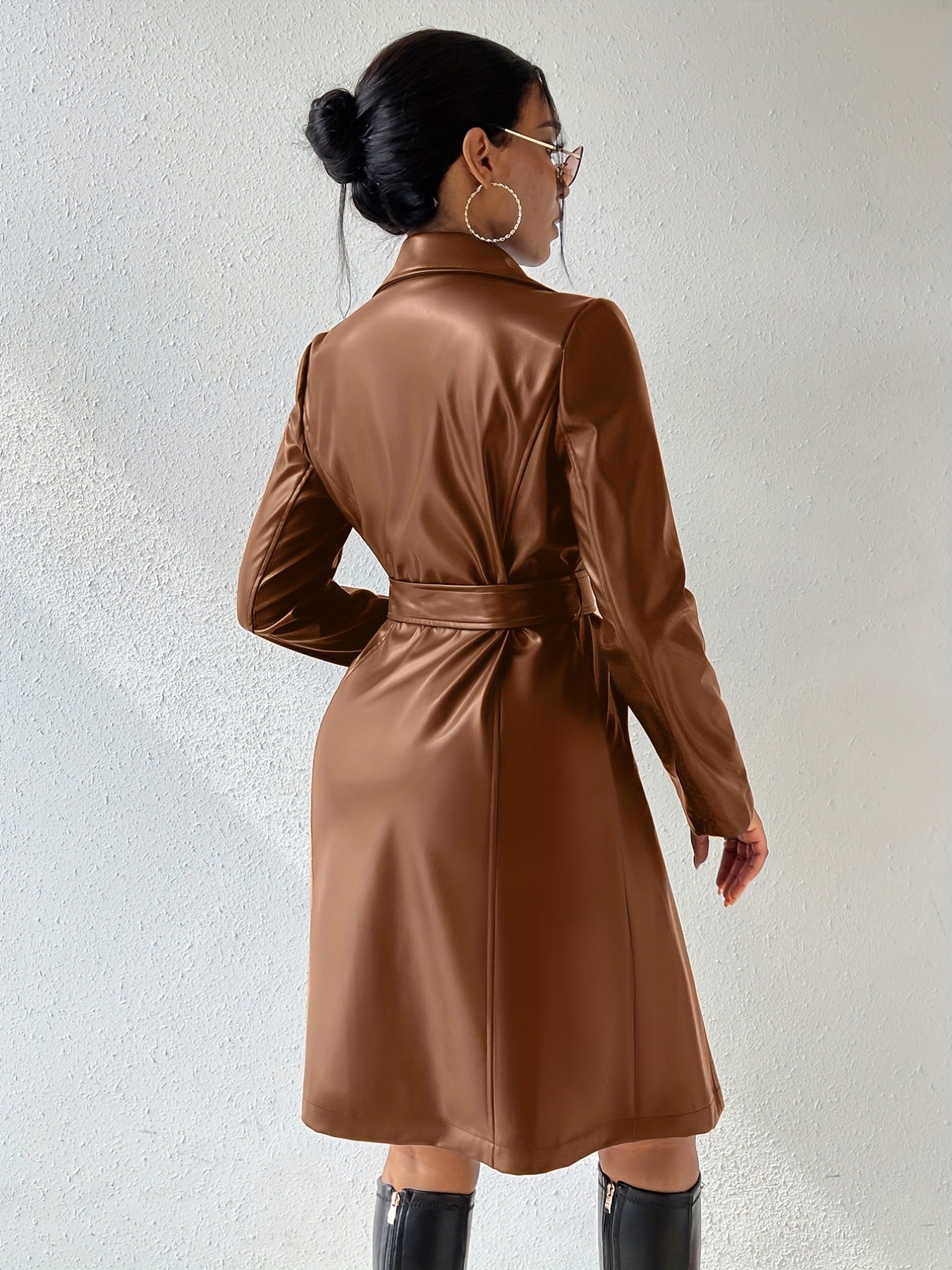 Eleganter Trenchcoat mit Revers für den Frühling
