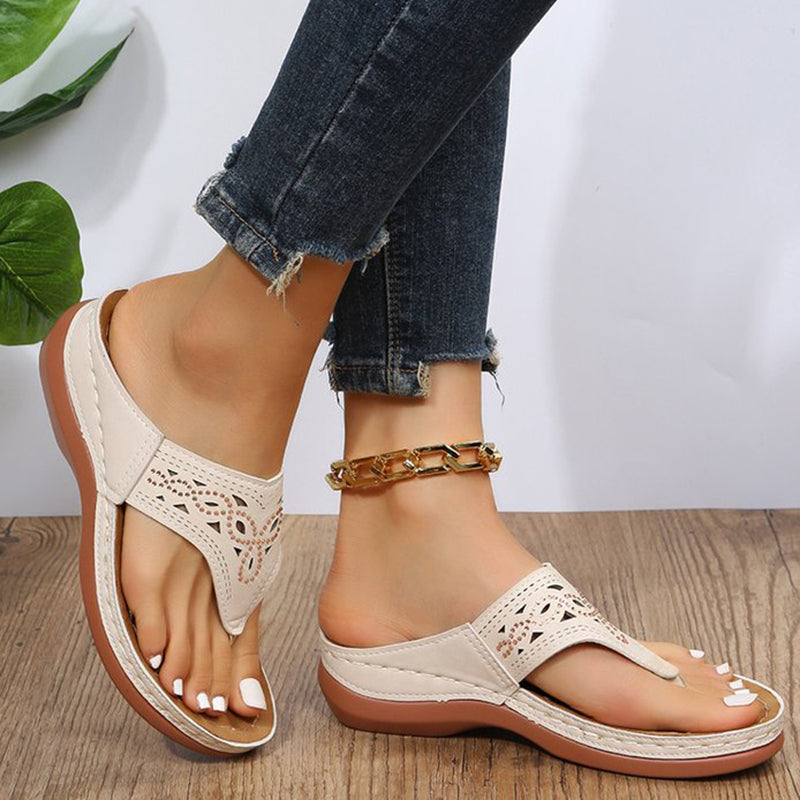 Frühlingshafte Keilsandalen mit Strass für Strand & Alltag