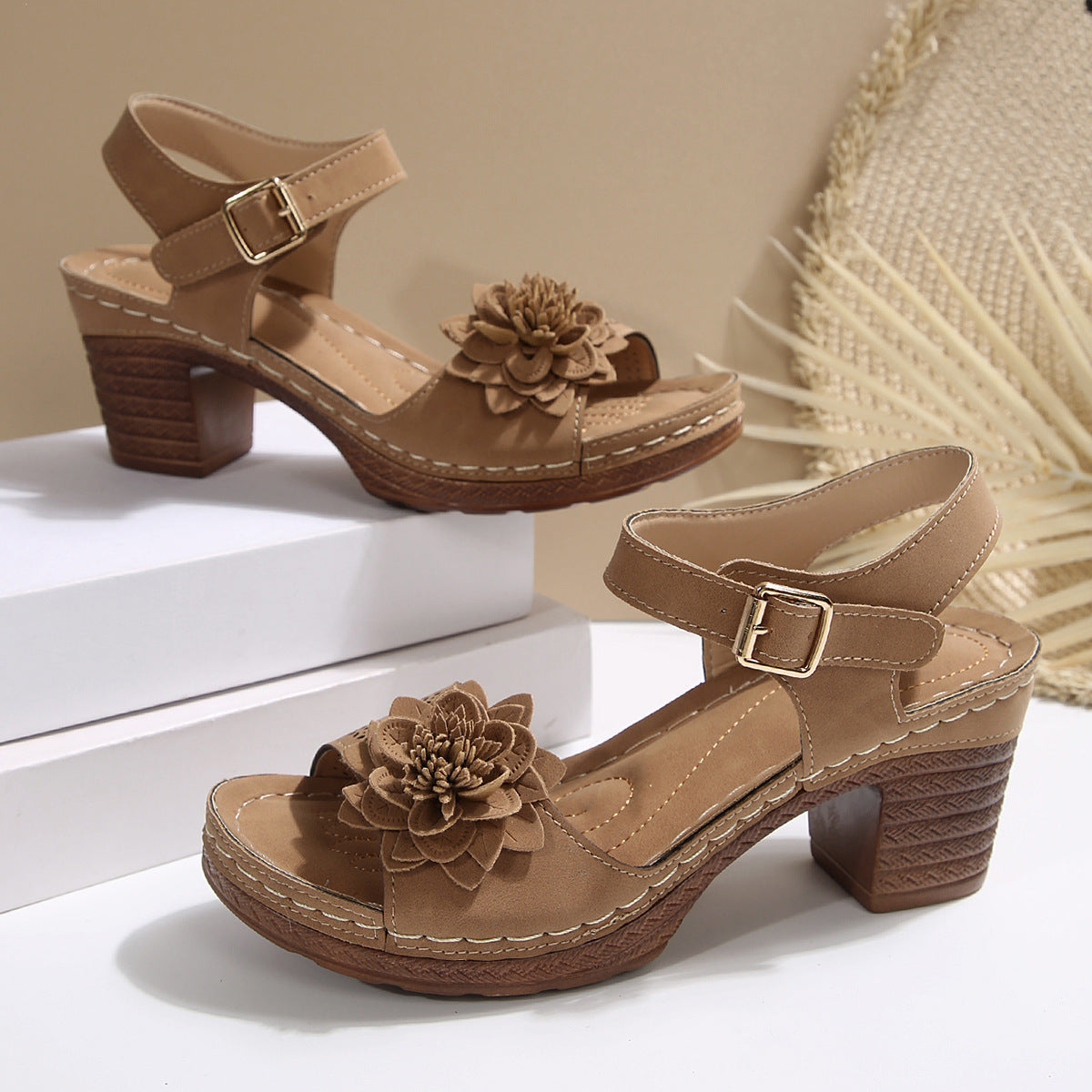 Blumige Damen Plateau Sandalen für den Sommer Alltagslook
