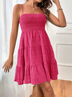 Elegantes Sommerkleid mit Plisseefalten für Strand & Stadt