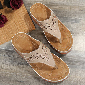 Frühlingshafte Keilsandalen mit Strass für Strand & Alltag