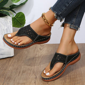 Frühlingshafte Keilsandalen mit Strass für Strand & Alltag