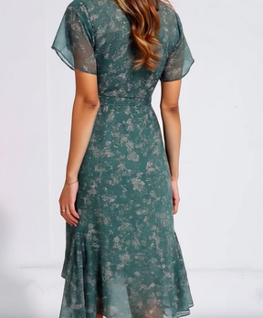 Unique Green V-Neck Midi-Kleid - Frühlingshafter Stil & Komfort